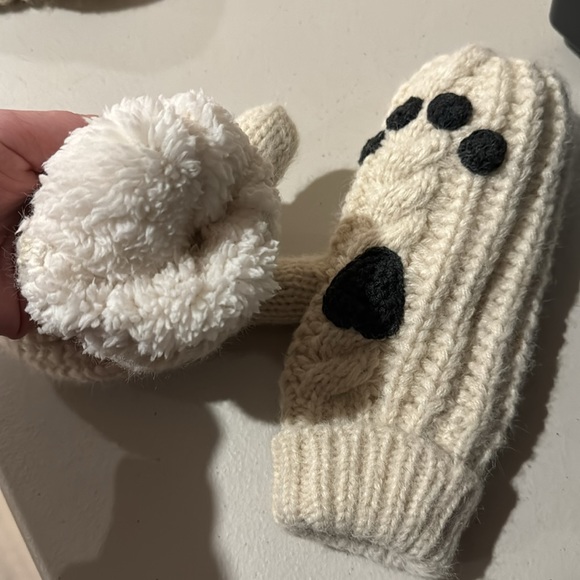 Sherpa lined winter hat and mitts set - Picture 5 of 5